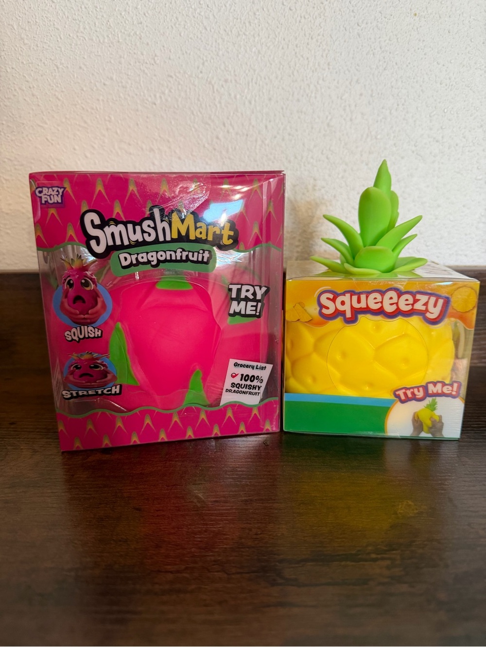 SmushMart Dragonfruit & Squeeezy Pineapple set.